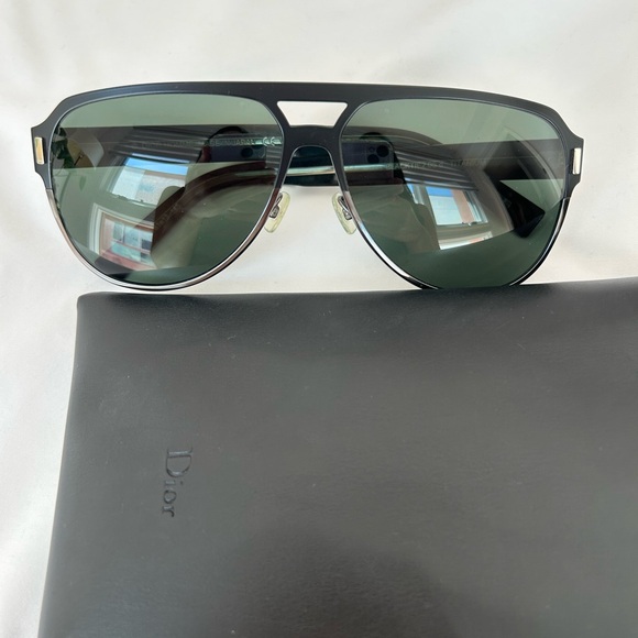 DIOR sunglasses and DIOR soft case - Picture 10 of 12